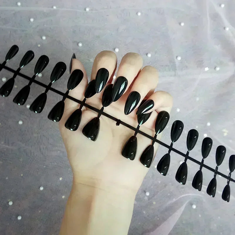 Glossy Long Pointed Press On Nails Set