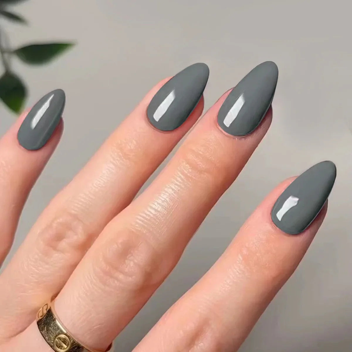 Glossy Long Pointed Press On Nails Set