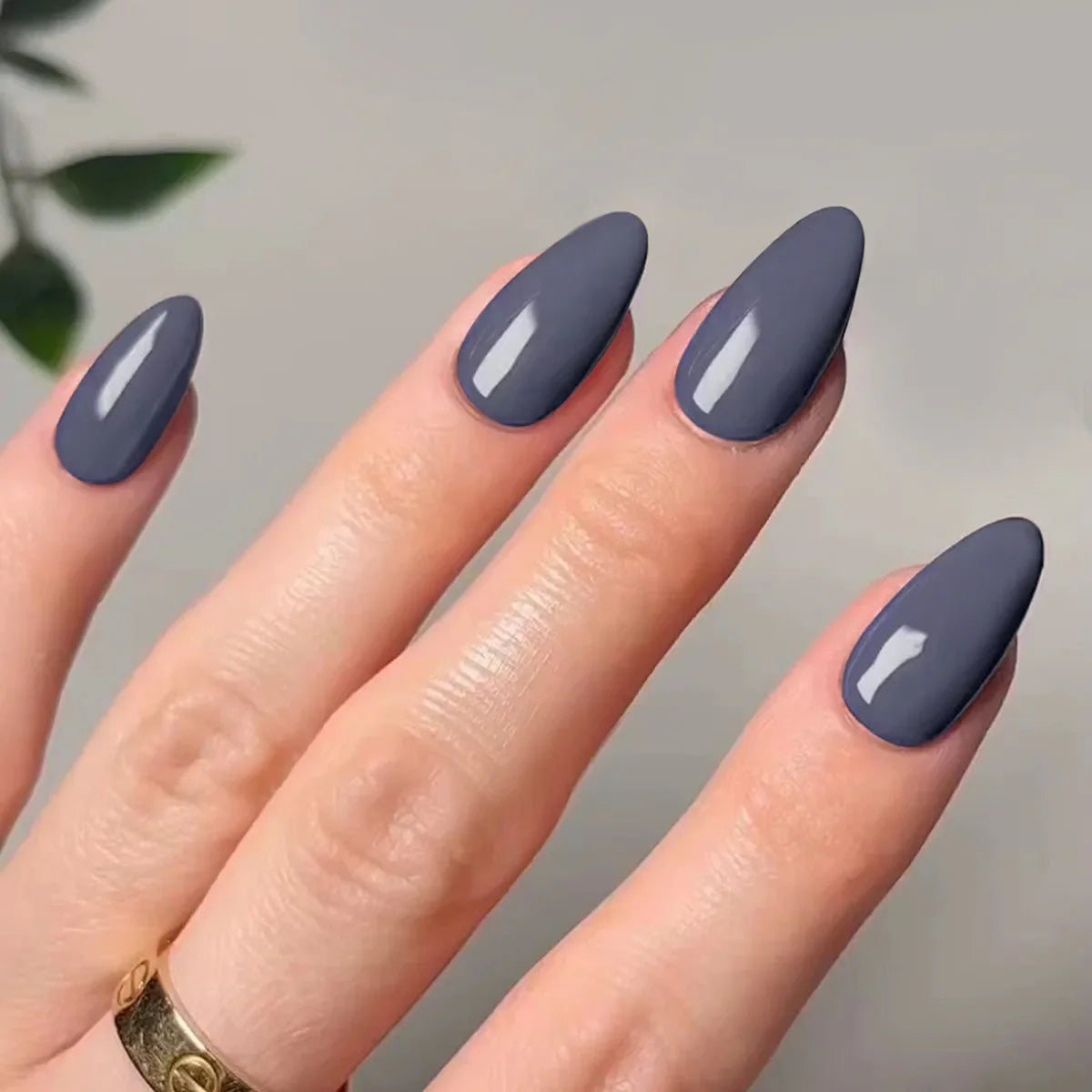 Glossy Long Pointed Press On Nails Set